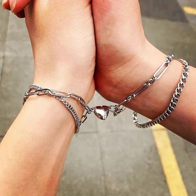 Pulsera magnética con latidos del corazón